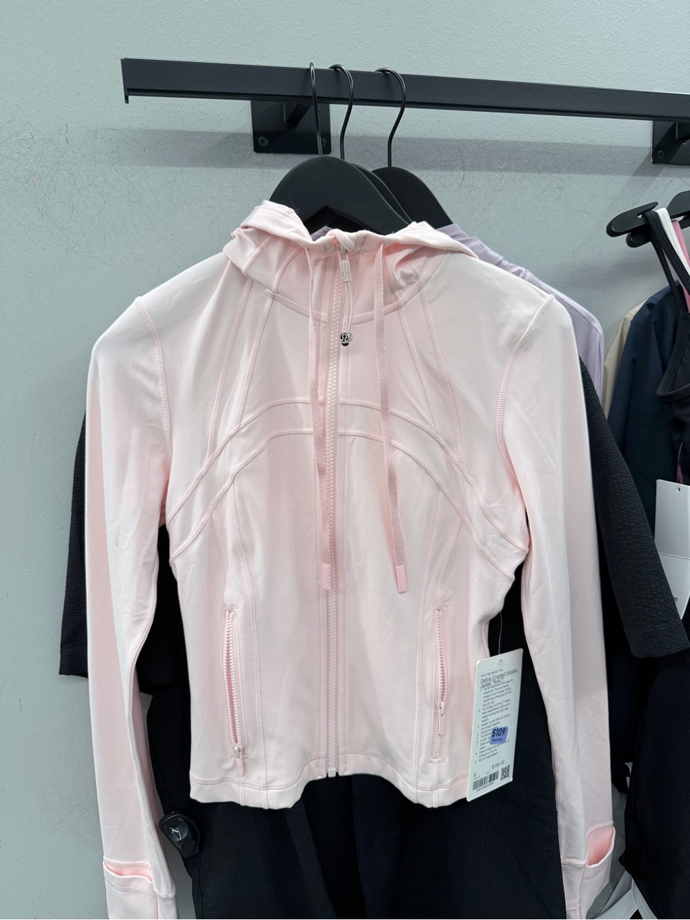 Lululemon Define Cropped Hooded Jacket
Nulu size 6 color Pink Pearl - Picture 1 of 5